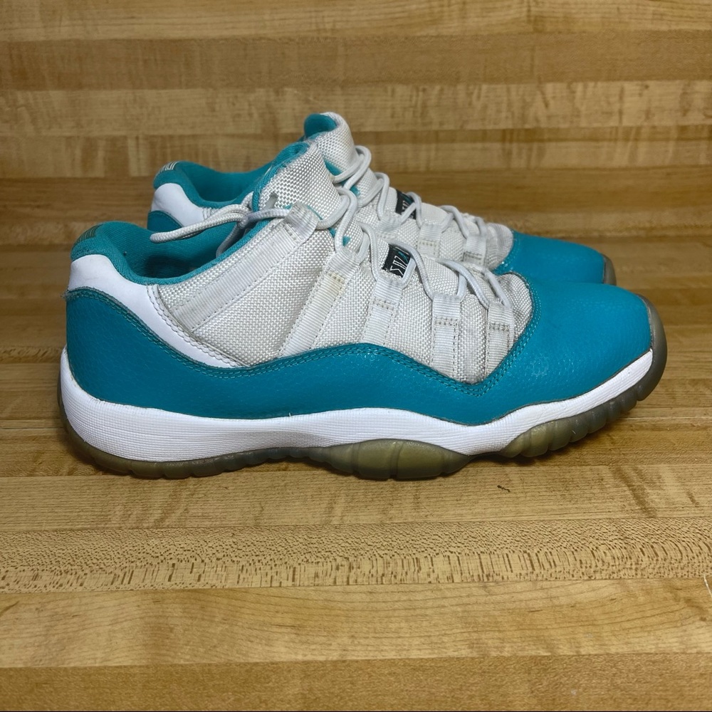 Nike Air Jordan Retro 11 GS Low Aqua Turbo Green Safari 580521 143 7Y Womens 8.5